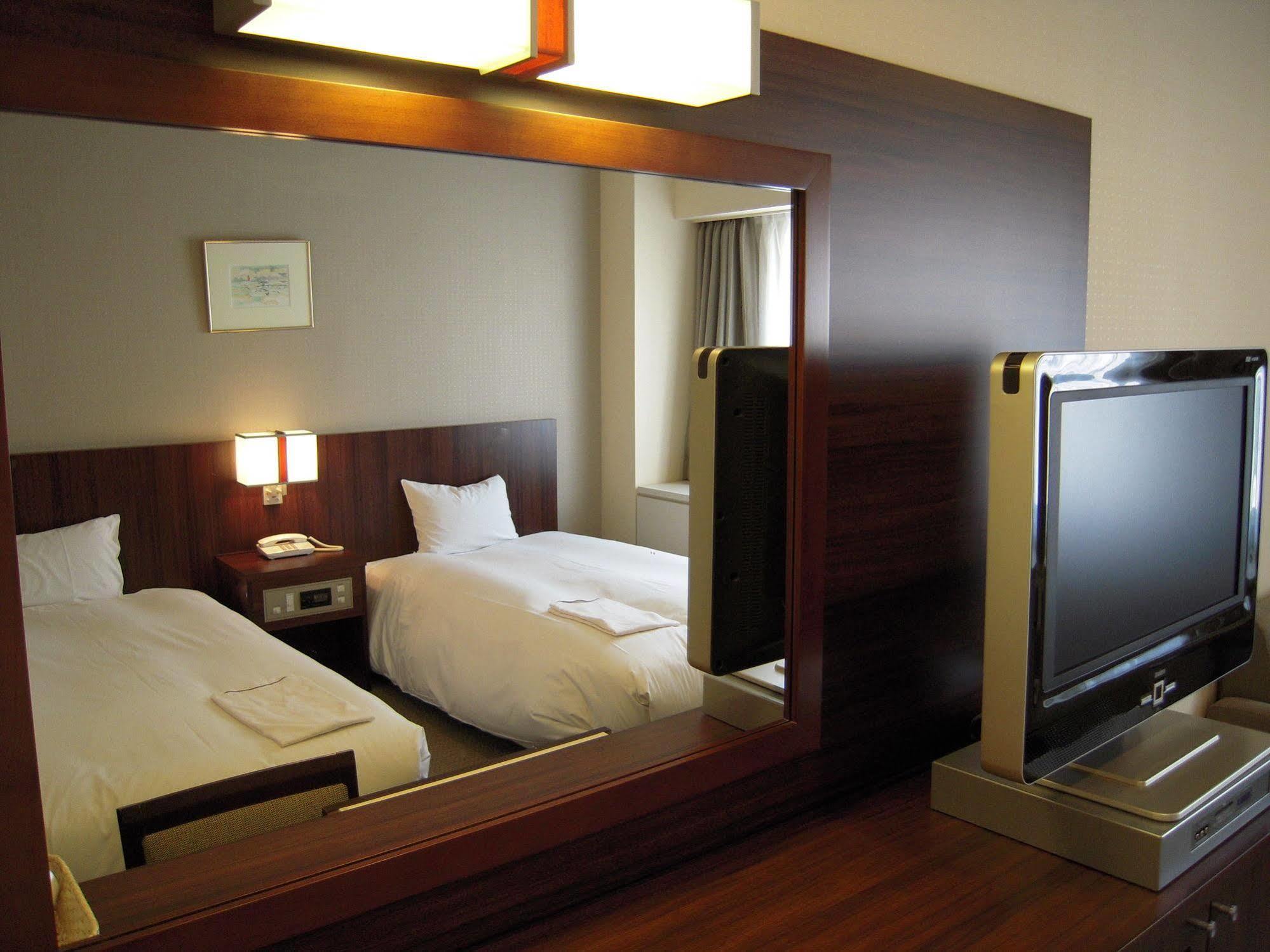 Hotel Sunroute New Sapporo Buitenkant foto